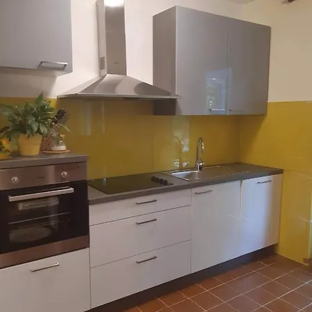 Near Centar For 2+1 At Pula, With Garden And Free Parking