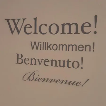 Near Centar For 2+1 At Pula, With Garden And Free Parking 아파트