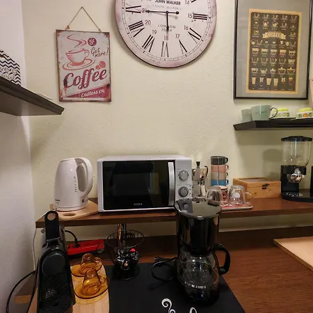 Near Centar For 2+1 At Pula, With Garden And Free Parking 아파트 *