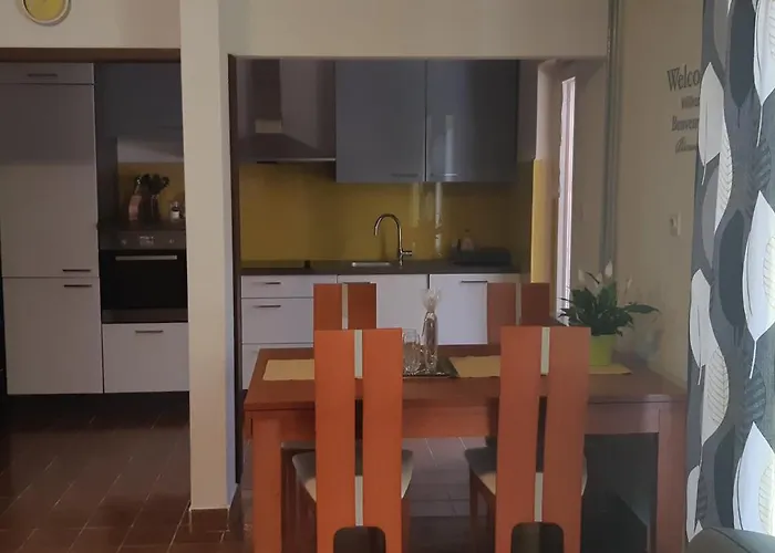 Near Centar For 2+1 At Pula, With Garden And Free Parking