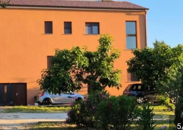 Апартаменти Near Centar For 2+1 At Pula, With Garden And Free Parking *
